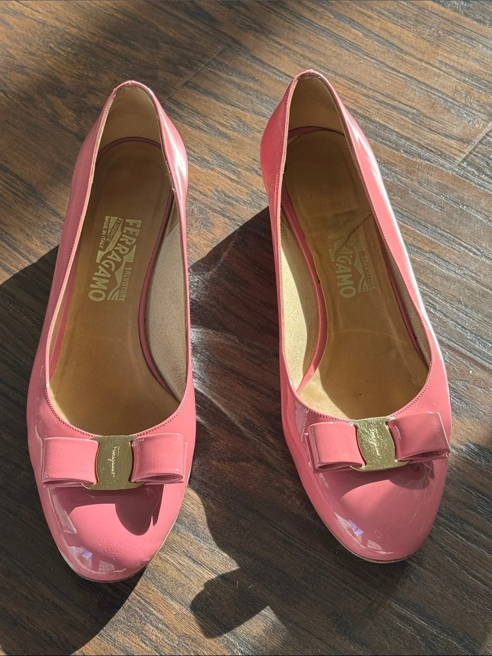 Salvatore Ferragamo 💕 Pink Patent Vara Bow Flats, Sz 10B